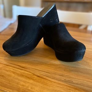 Chocolat Blu Yoma Black suede